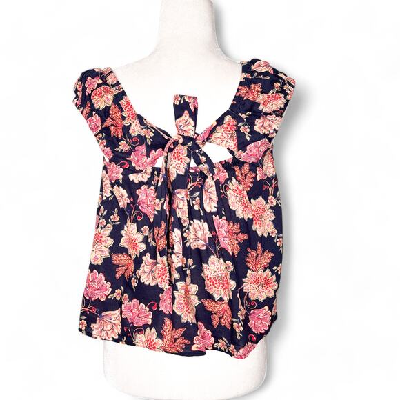 Old Navy Floral Print Tie-Back Short Sleeve Swing Top Small - Picture 4 of 8